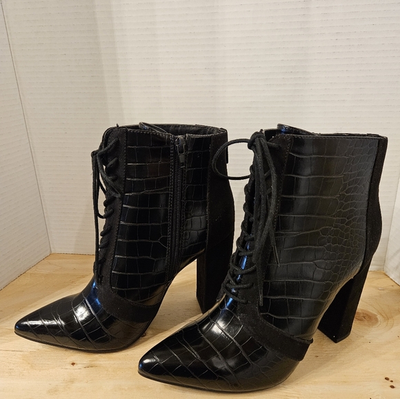 Women's Shoedazzle Ankle Boots - Picture 2 of 5